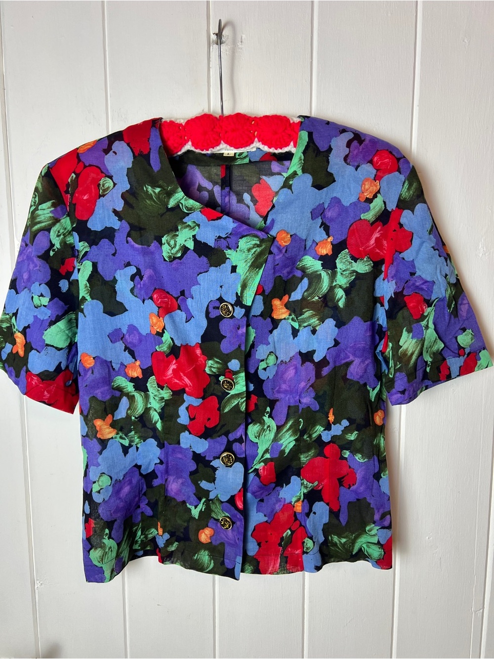 Vintage J.K. CADEAU® Paris Bold Floral Shirt with gold tone buttons